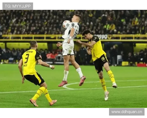 热刺防线压上幅度加大,防守空当频遭对手利用 热刺防线压上幅度加大,防守空当频遭对手利用