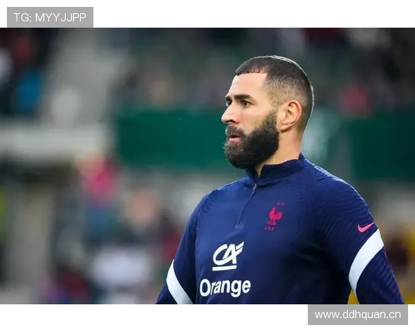 本泽马 vs 吉鲁：终结效率与战术角色差异