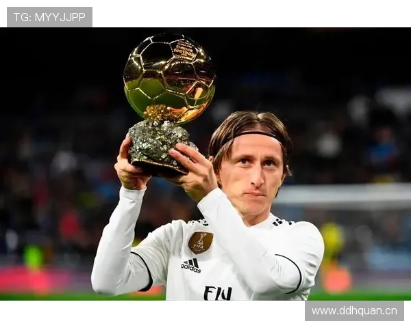 莫德里奇与哈维：两代中场大师风格对比分析