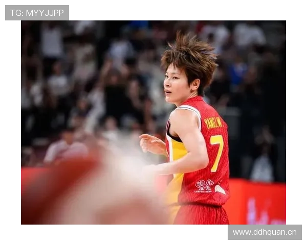 杨力维又穿得像明星，场上拼命，场下钱包瘪了？