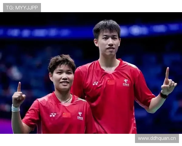 冯彦哲训练完直接打车去SKP买球鞋，这日子过得比偶像剧男主还顺