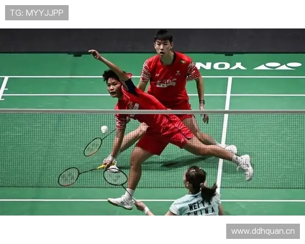 看冯彦哲的聚会照，无语，鞋子比我整套家当还多