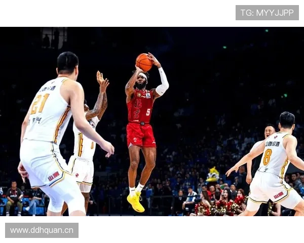 马布里突破制造机会提升球队关键时刻得分效率